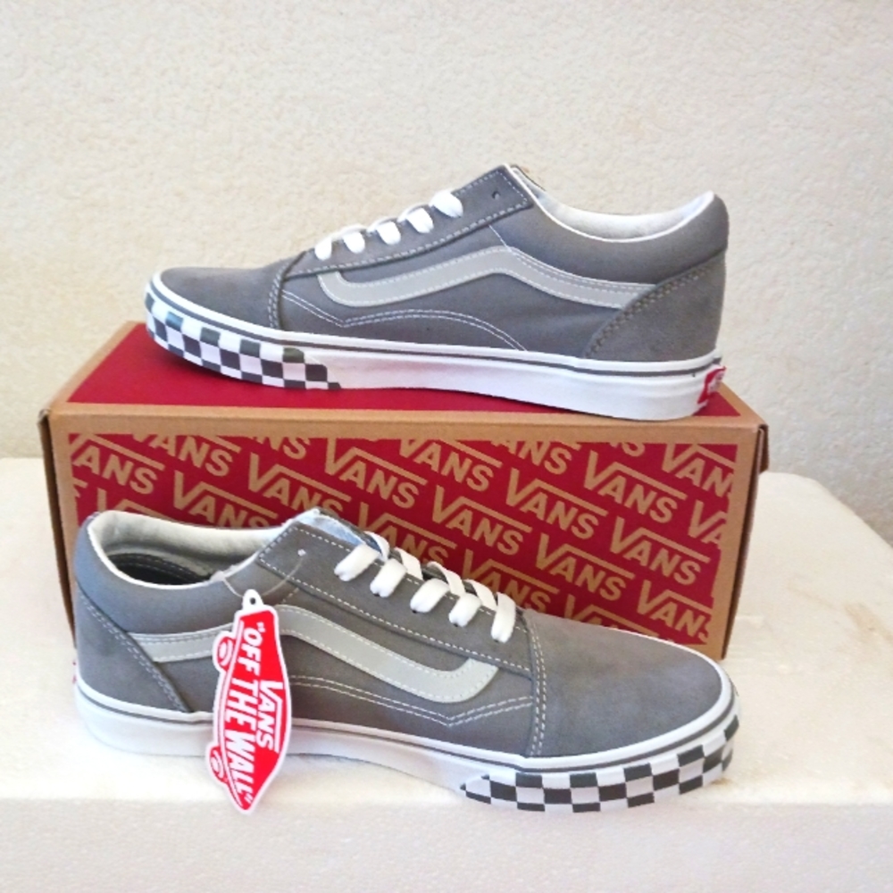 Vans - Picture 2 of 4